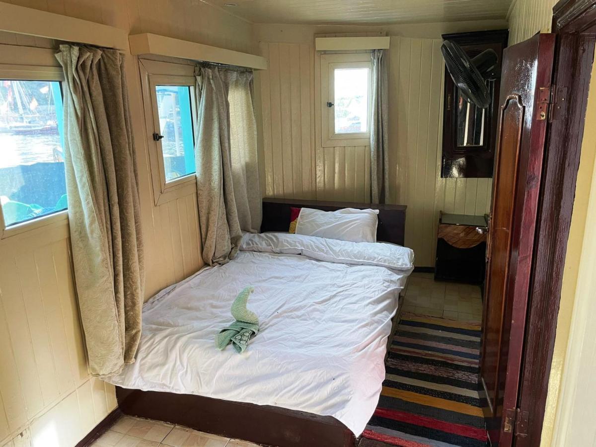 Floating Hotel- Happy Nile Boat Луксор Екстер'єр фото